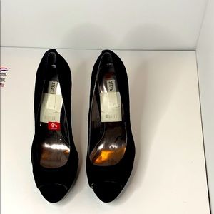 Women’s shoes
